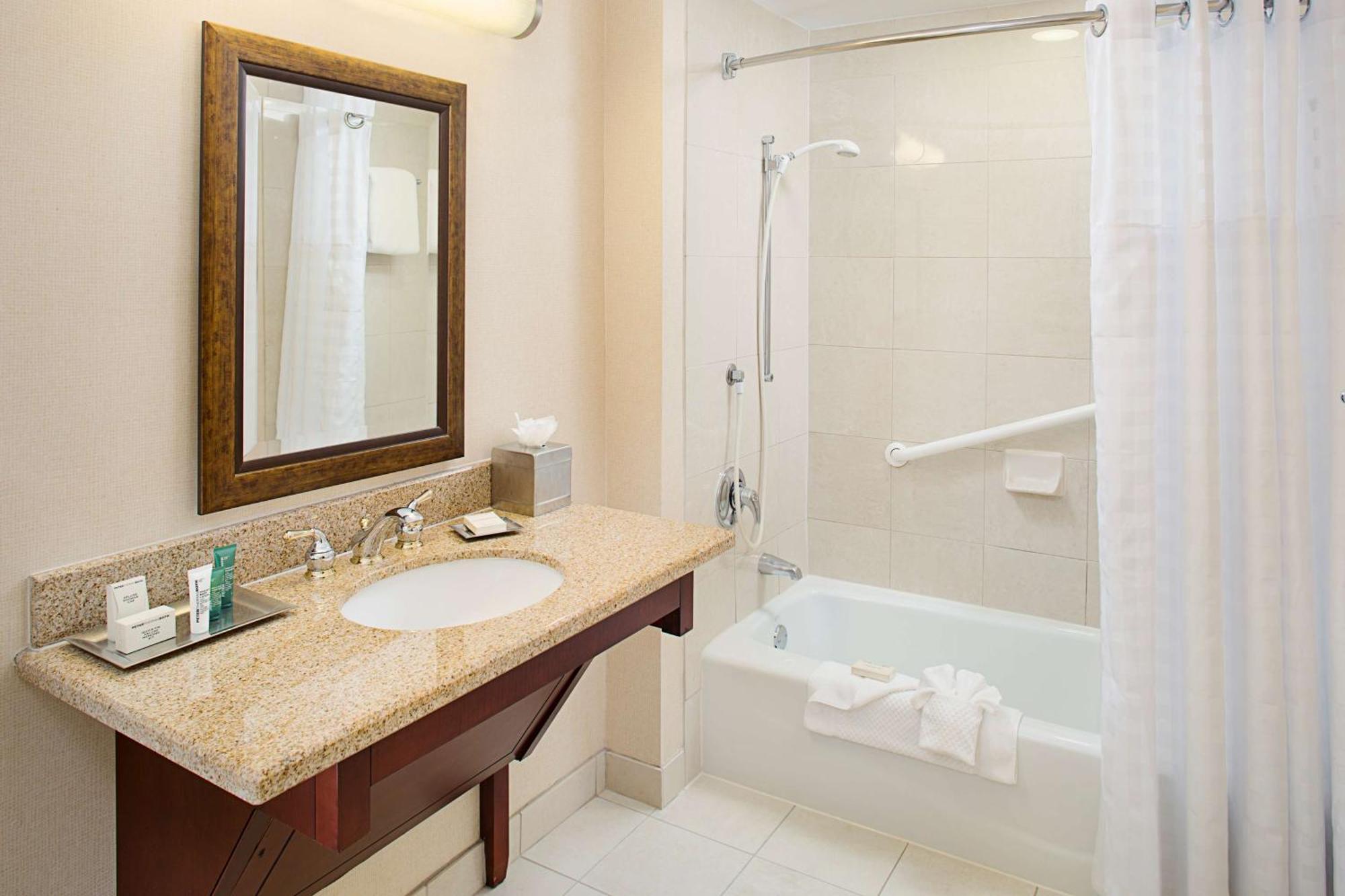 Hotel Hilton Providence Extérieur photo