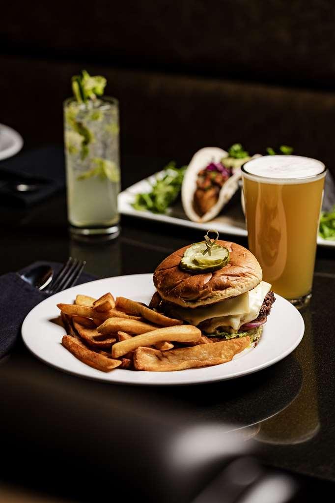 Hotel Hilton Providence Restaurant photo